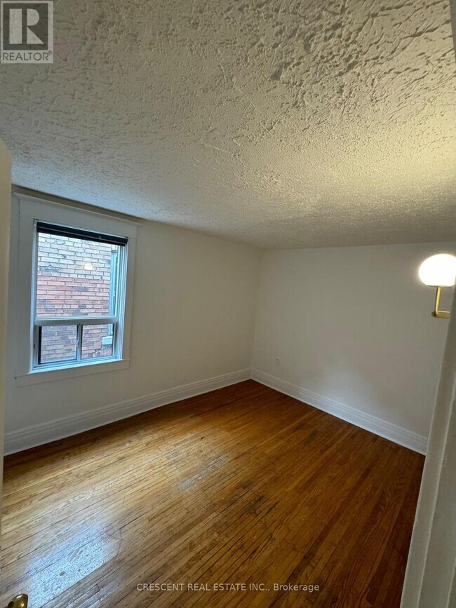 Photo du bâtiment - 1057 Davenport Rd