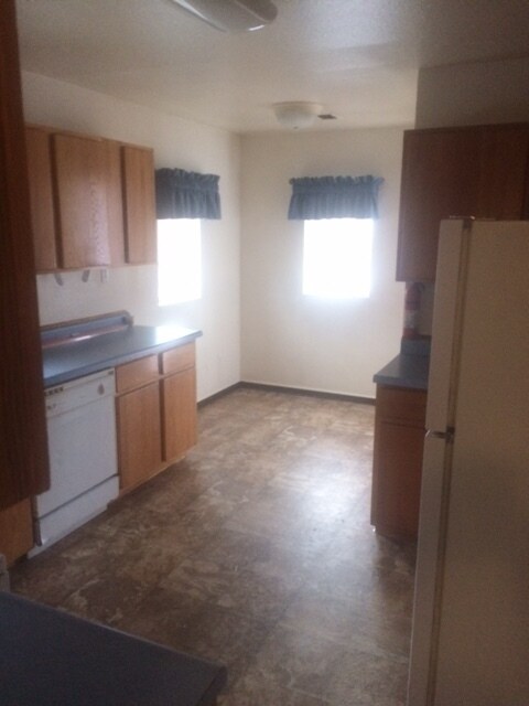 Building Photo - 511
