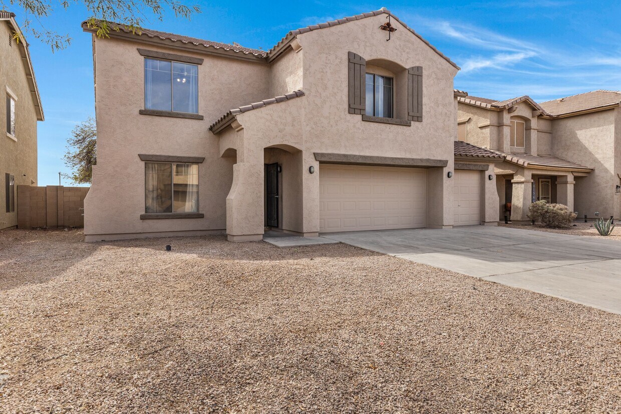 Foto principal - 43631 W Cowpath Rd