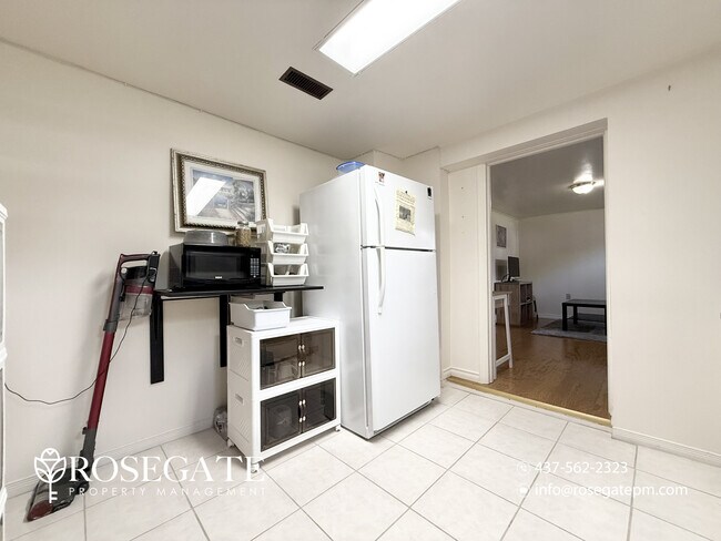 Building Photo - Pet-Friendly, All-Inclusive 1-Bedroom Corner Basement Apartment with Internet – Scarborough