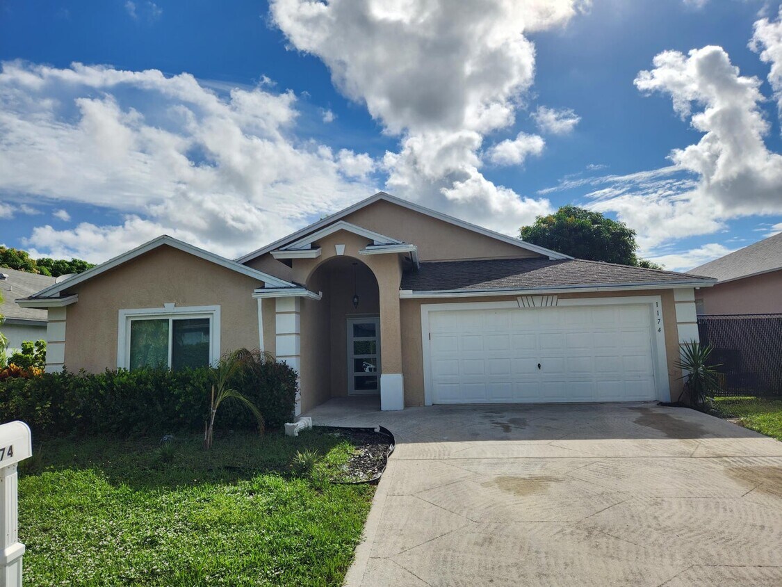 1174 Landings Run, Greenacres, FL 33413 House for Rent in Greenacres
