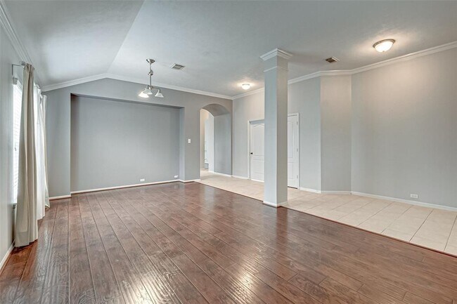 Foto del edificio - 1807 Hidden Breeze Dr