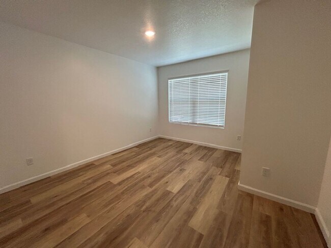 Foto del edificio - 314 Tomlinson Dr