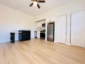 Building Photo - 623 Park Pl