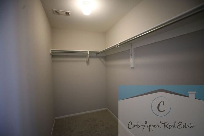 Building Photo - Move in special $900!! Beautiful 3 bed / 2 bath home with fenced back yard - Nettleton!!