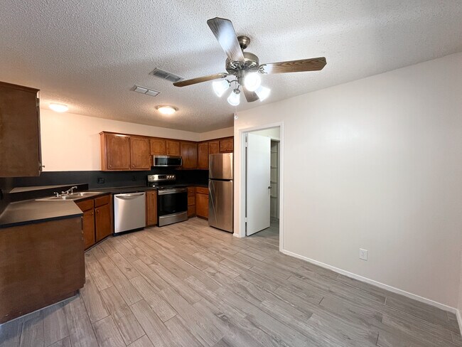 Foto del edificio - 408 Briar Square