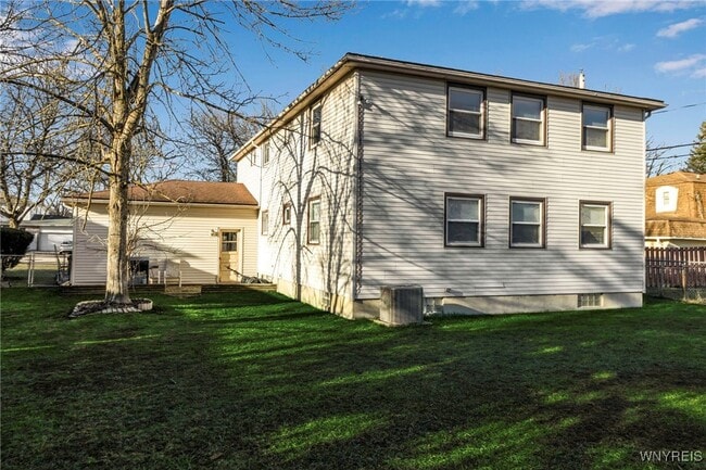 Building Photo - 155 Grandview Dr