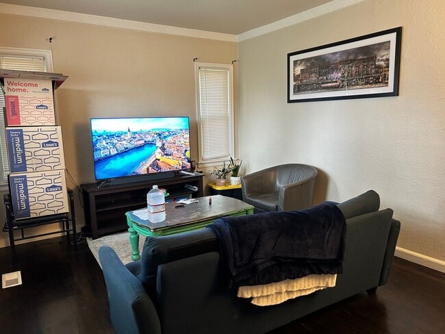 Foto del edificio - 3 bed 1 bath Home off Custer Ave