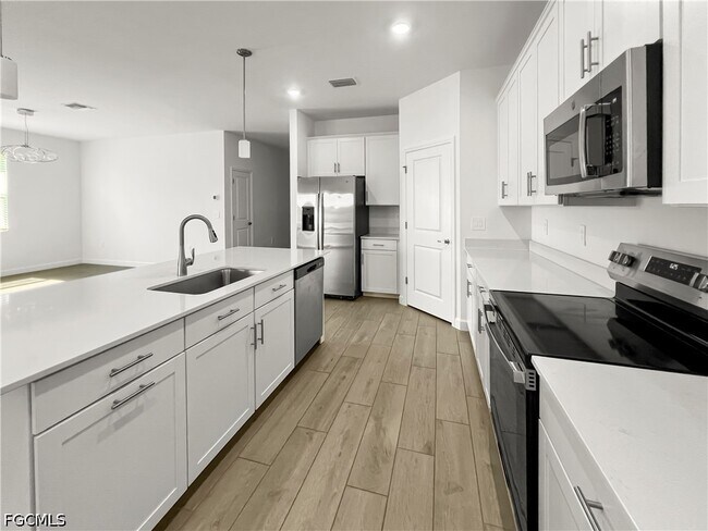 Building Photo - 10706 Clementine Pl