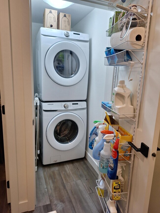 Photo du bâtiment - 1052 Boxcar Cl