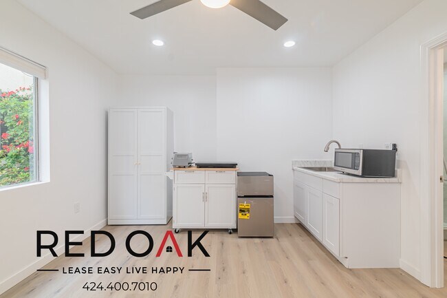 Foto del edificio - Charming Bachelor Unit with a Minifridge, ...