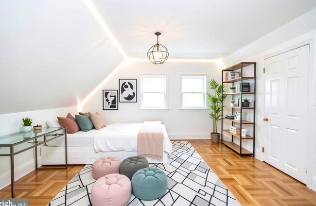 Foto del edificio - 206 E Hinckley Ave