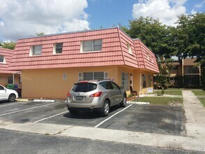 Building Photo - 5333 NW 27th St