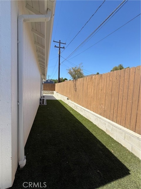 Building Photo - 23560 Vista Way