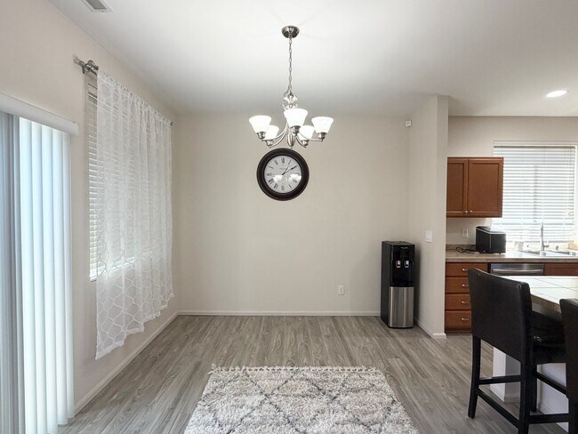 Foto del edificio - Updated Lakeland Hills Home w/ Air conditioning