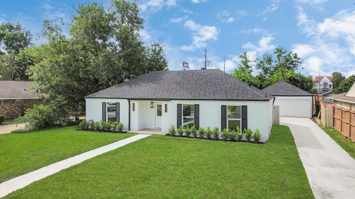 Foto principal - 6249 Locke Ln