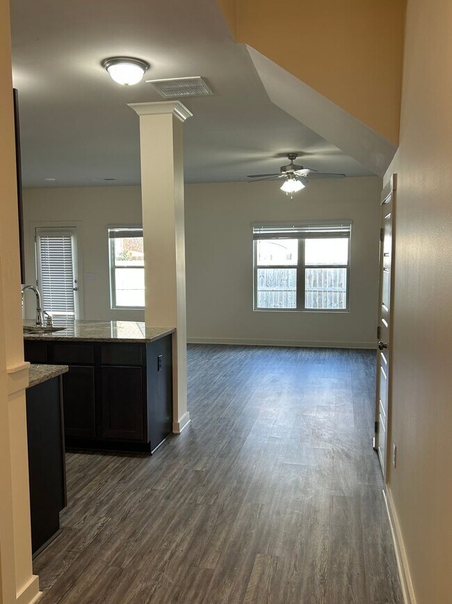 Foto del edificio - 5715 Cheshire Cove Cir