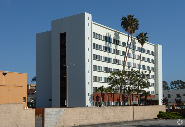 Foto del edificio - The Palms Apartments