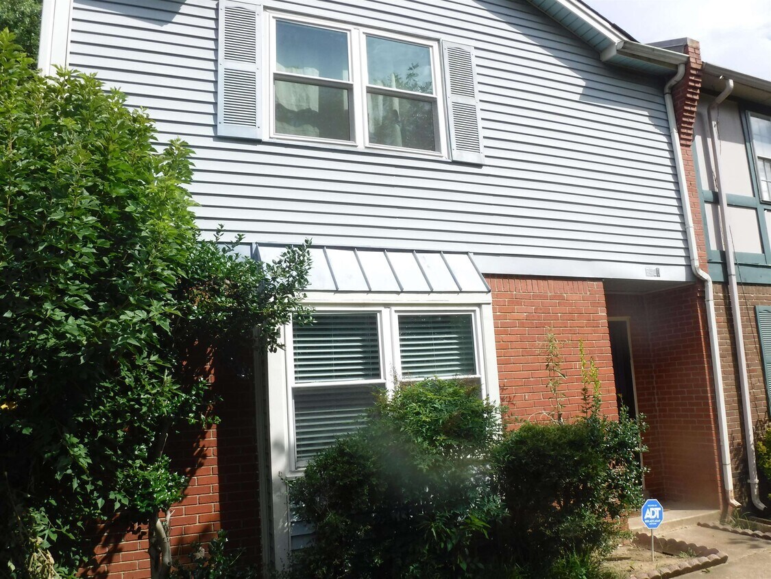 Foto principal - 6420 Macon Rd