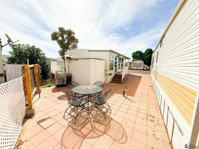 Foto del edificio - 6649 E 32nd St