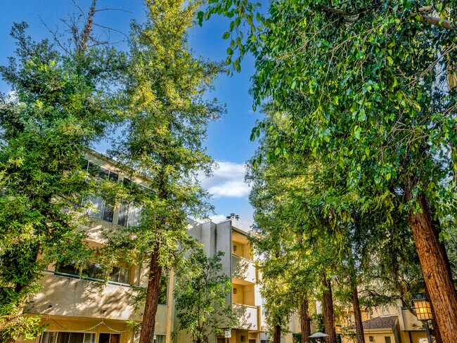 Foto del edificio - 7800 Topanga Canyon Blvd