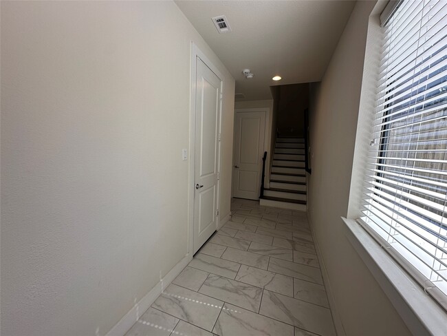 Foto del edificio - 3415 Kensington Yellow Pl