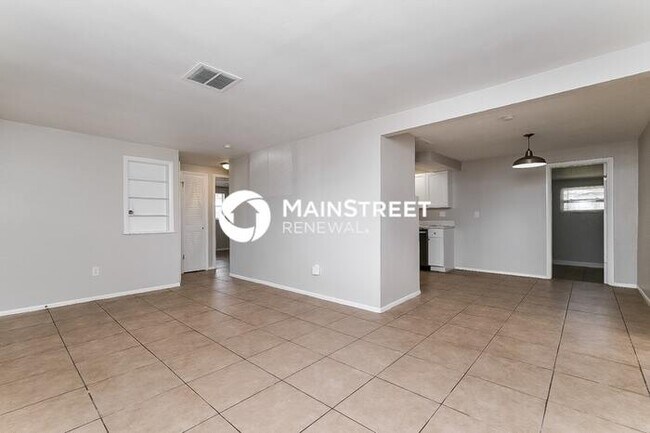 Foto del edificio - 4 Bedroom Pet-Friendly Home in HOLIDAY, FL with Main Street Renewal