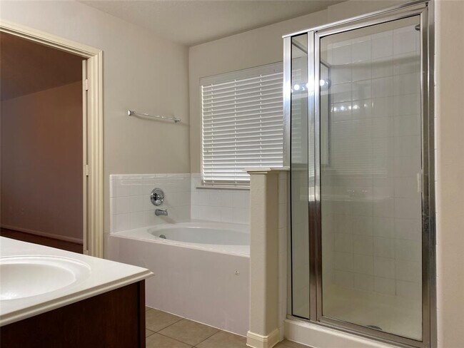 Building Photo - 9015 Ferndale View Dr