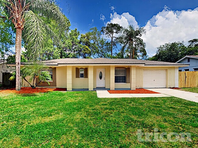 Building Photo - 120 N Alderwood St