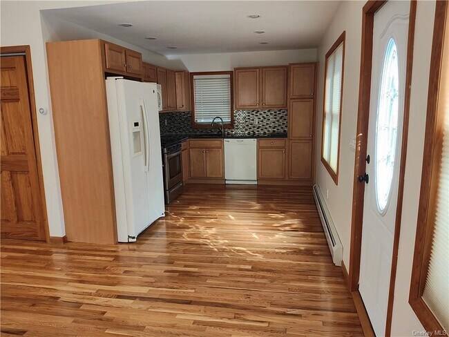 Building Photo - 220 S Harrison Ave