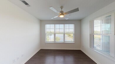 Interior Photo - Essex Luxe Apartments