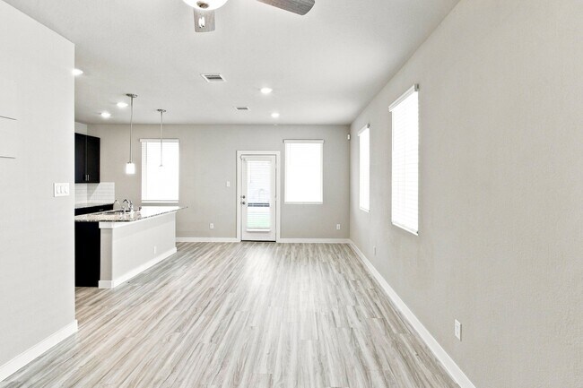 Foto del edificio - 2186 Shady Pier Dr