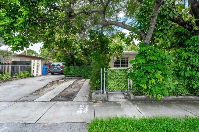 Foto del edificio - 3401 SW 48th Ave