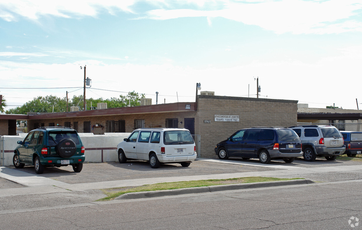 Building Photo - 8960-8964 Norton St