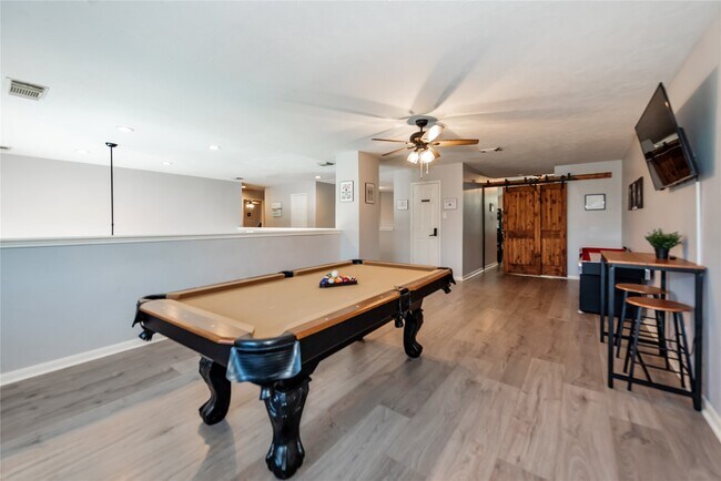 Foto del edificio - 10815 Oak Bayou Ln