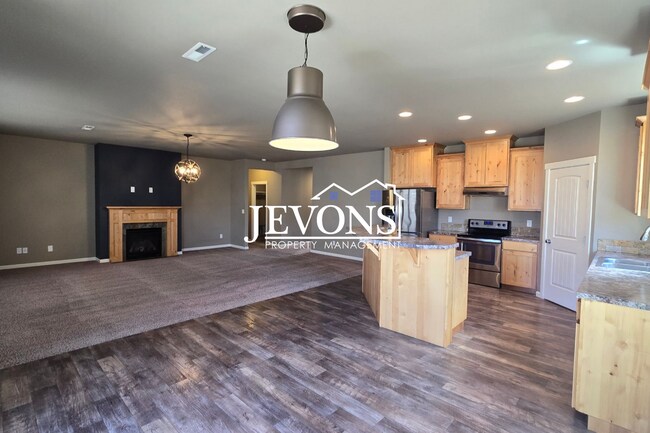 Foto del edificio - A charming and well-located single-family home in Yakima!