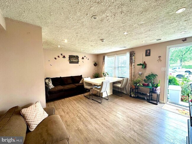 Foto del edificio - 7306 Barlowe Rd