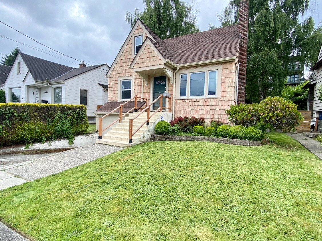 Primary Photo - West Seattle Home