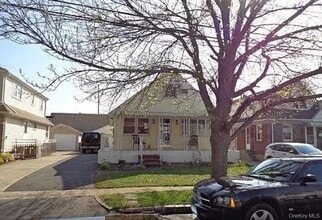 Building Photo - 106 N 7th St