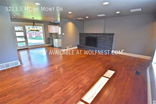 Building Photo - Gorgeous 3 Bedroom Cottonwood Heights Home...