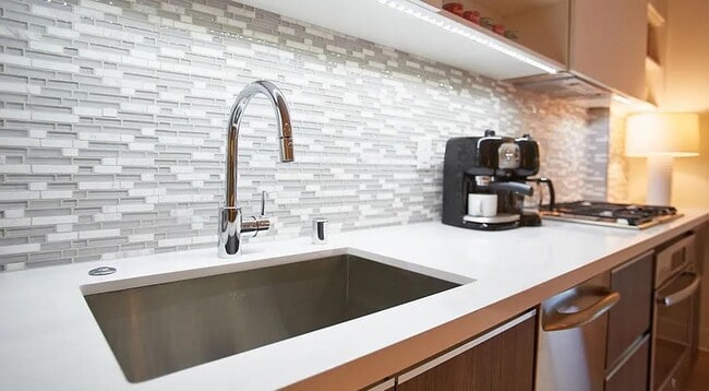 Building Photo - 1080 Sutter St