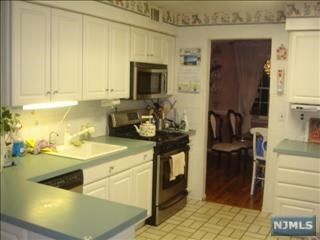 Building Photo - 52 Forsythia Ln