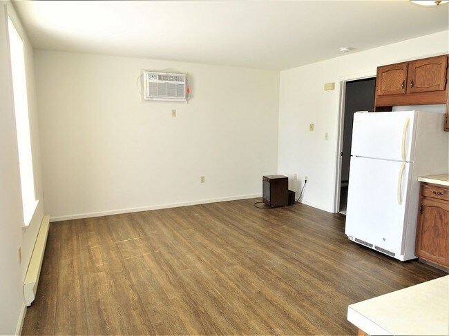Building Photo - 1057 Dry Tavern Rd