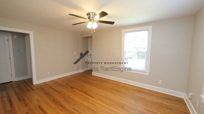 Foto del edificio - 102 E Edgewood Dr