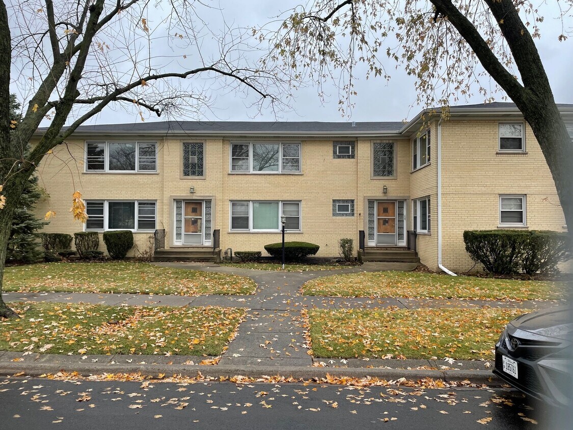 9 S Home Ave Unit 2S, Park Ridge, IL 60068 Room for Rent in Park