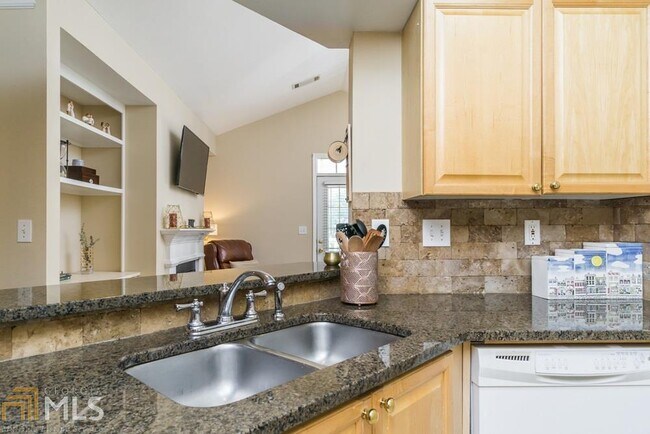 Building Photo - 337 Pembroke Cir
