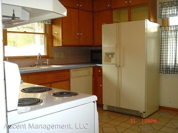 Building Photo - 1 br, 1 bath House - 10 Lansing St