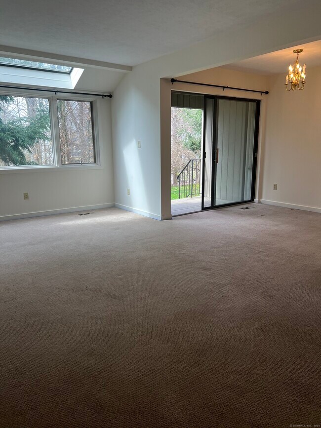 Building Photo - 45 Whitney Glen Dr