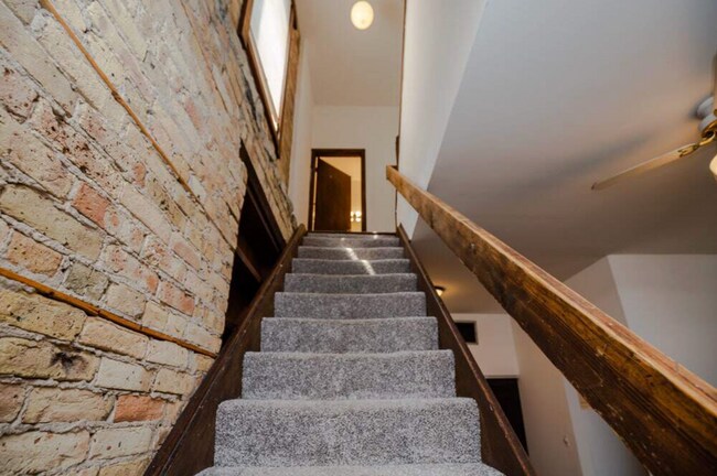 Foto del edificio - 1251 W Belden Ave