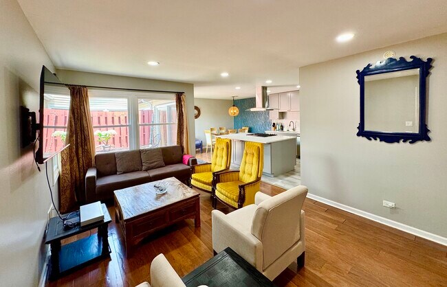 Foto del edificio - 1702 Queensbury Cir